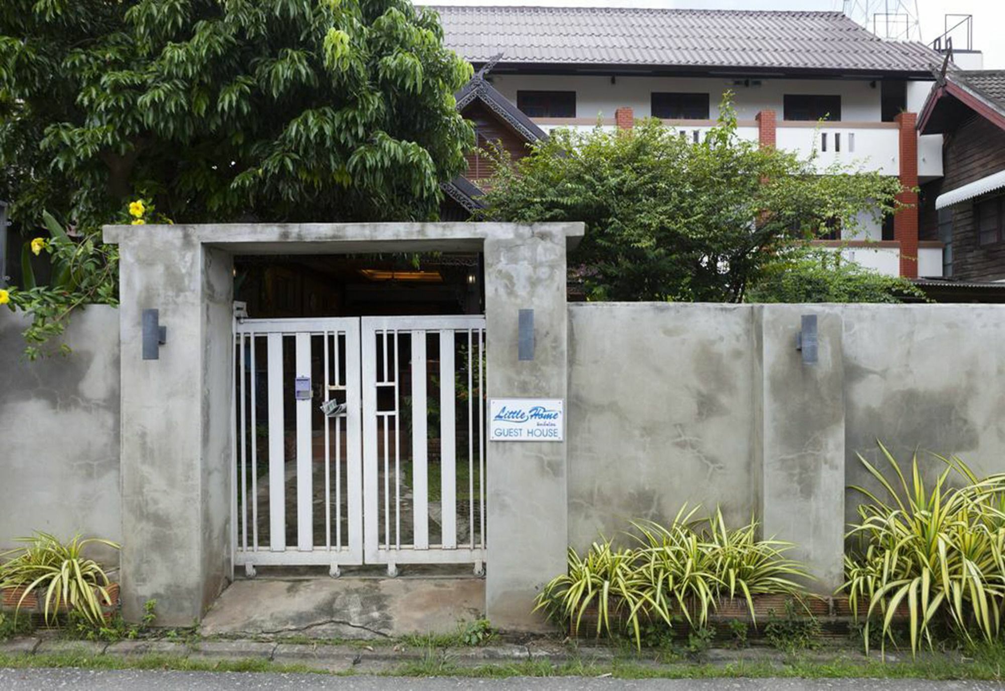 Little Home Guest House Chiang Mai Bagian luar foto